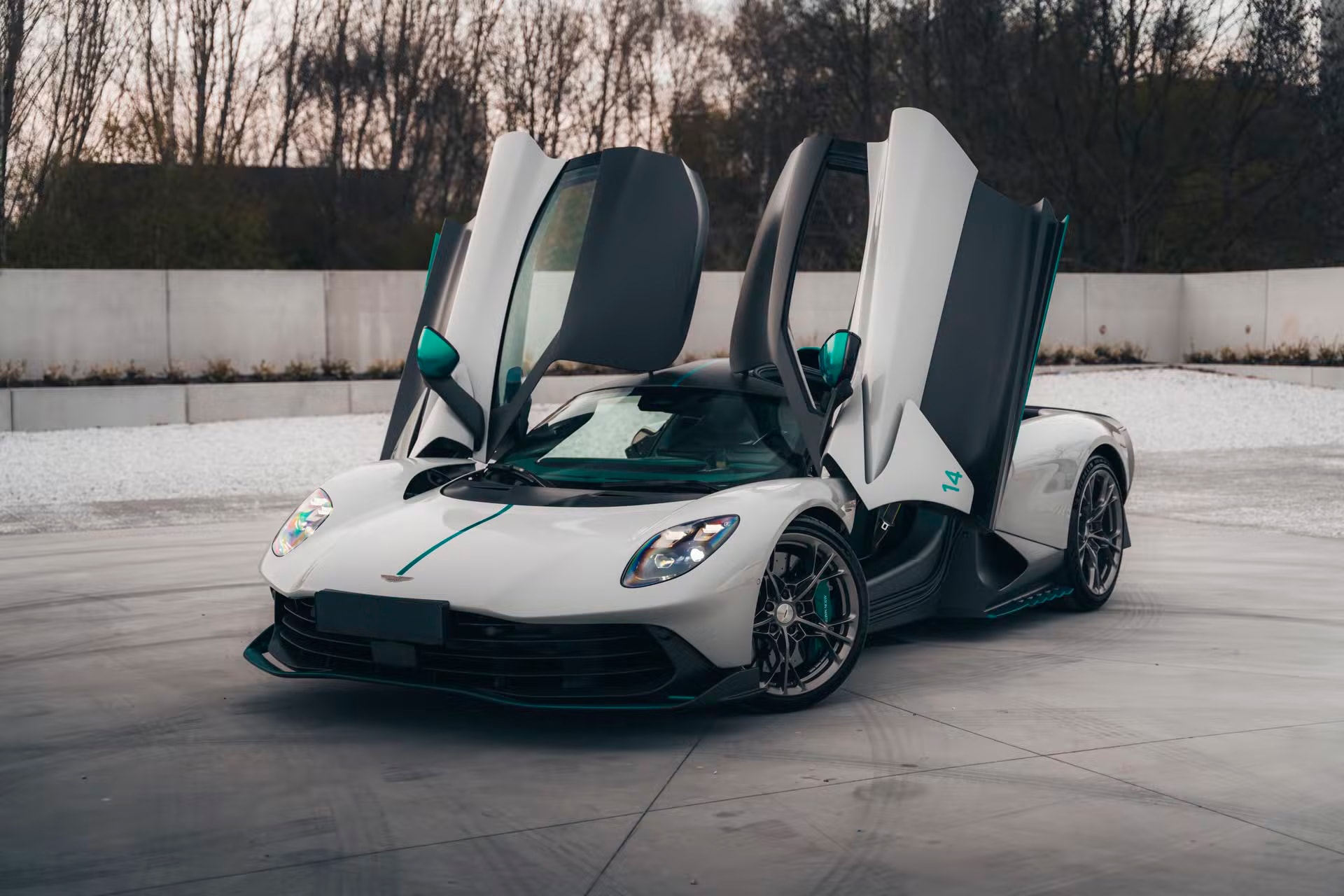 Aston Martin Valhalla